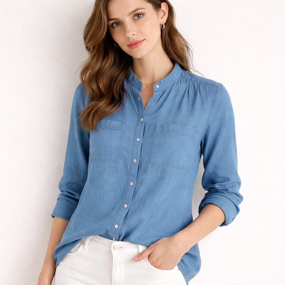 Banana Republic Women Denim Button up shirt; Long Sleeves; Size S